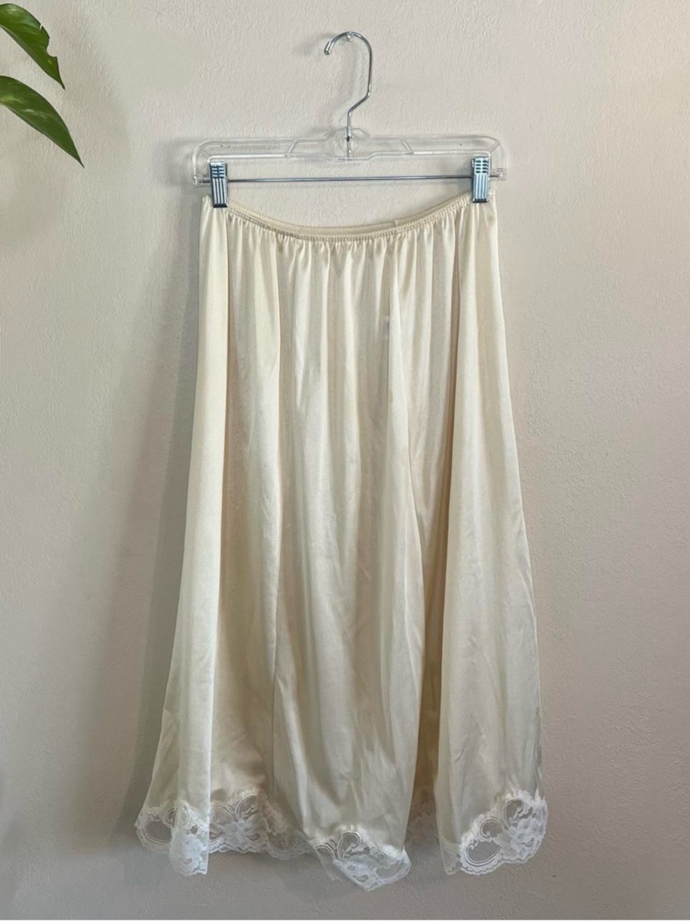 Vintage Lace Trim Half Slip - Picture 6 of 8